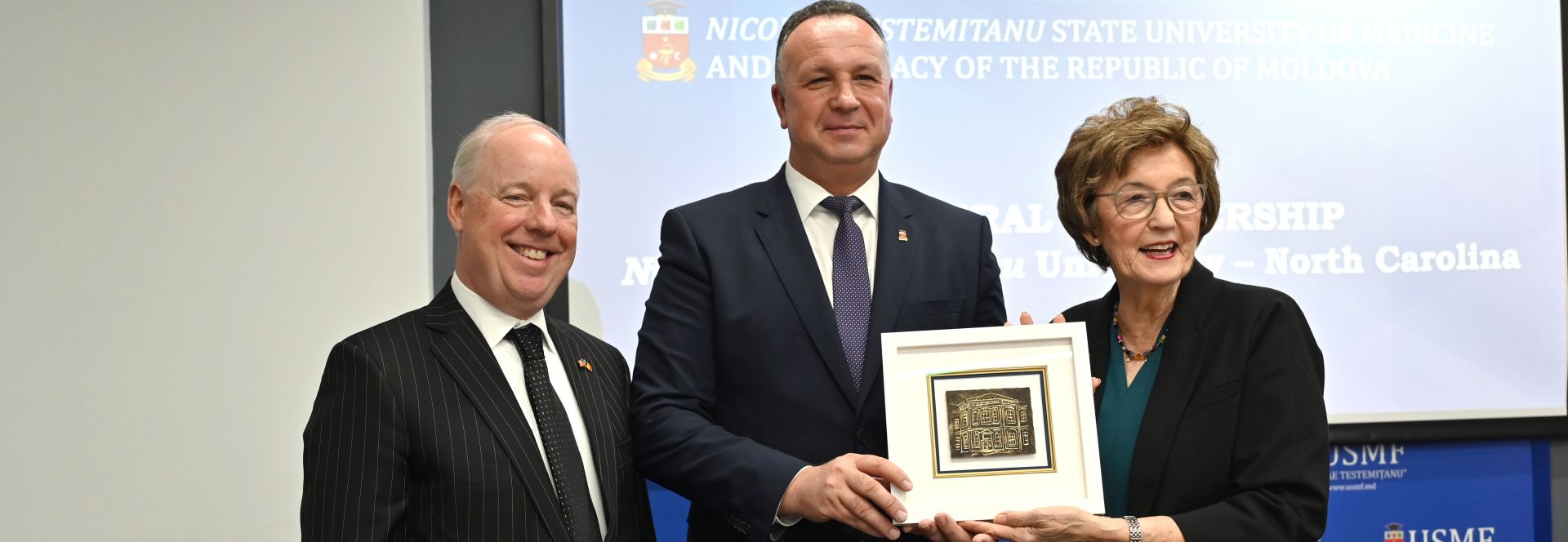 Excelența Sa Elaine F. Marshall